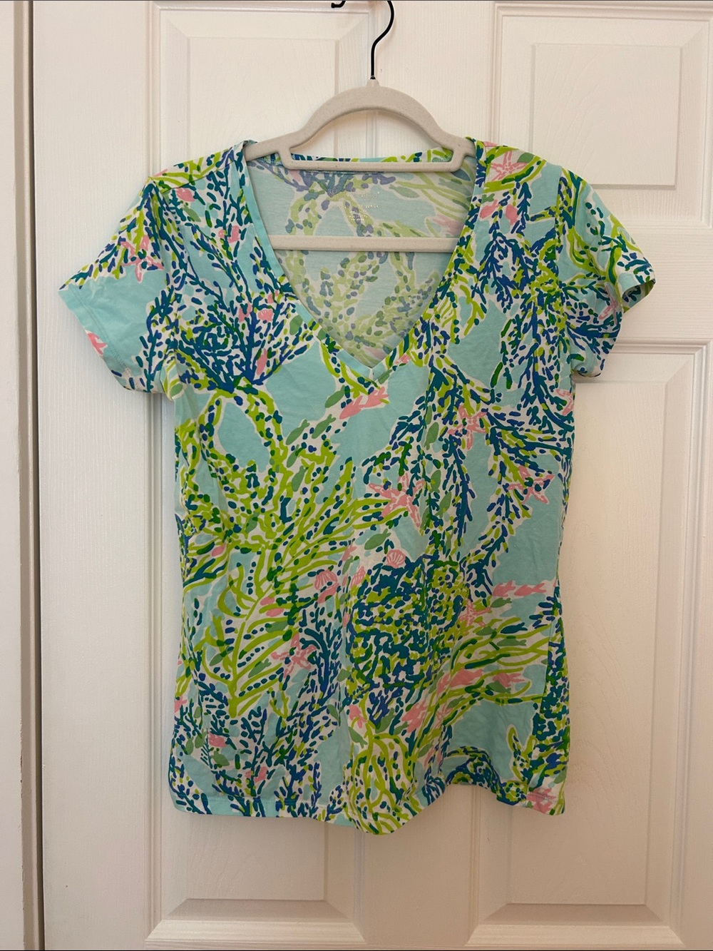 Lilly Pulitzer Seafoam V-Neck Floral Print Short Sleeve Tee